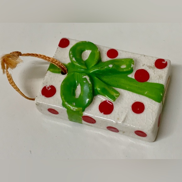 Mid Century Post WWII Japan Glazed Ceramic Christmas Present Ornament - Picture 13 of 13